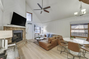 Centrally Located Angel Fire Condo about half Mi Resort